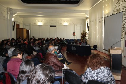 Escuela de Trabajo Social de la PUCV organizó conferencia sobre la reconceptualización del Trabajo Social en Chile y América Latina.