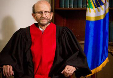 Juez Eduardo Vio imparte clases magistrales sobre Derechos Humanos
