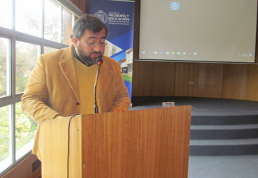 Facultad de Filosofía y Educación efectuó seminario sobre Poesía Chilena