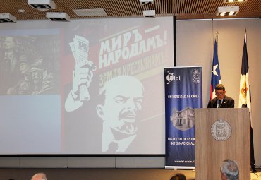 Profesor Eduardo Araya expuso en el CEA sobre el impacto de la Revolución Rusa en Europa