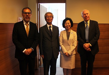 PUCV y empresa Mitsui realizaron encuentro con destacada economista japonesa