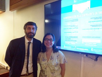 Profesores Vidal y Carvajal participan en seminario sobre compraventa