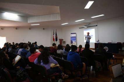 Estudiantes participan en X Encuentro de Estudiantes de Pedagogía en Ciencias Naturales