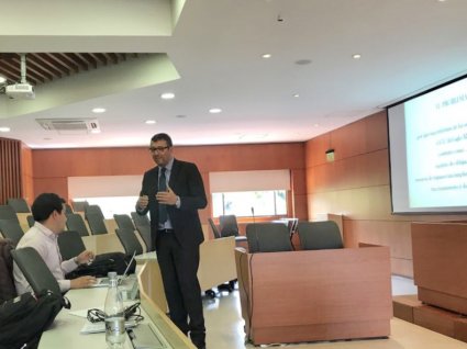 Profesor Álvaro Vidal participa en seminario internacional en Colombia