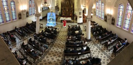 Estudiantes PUCV y del colegio Rubén Castro reciben el sacramento de la Confirmación