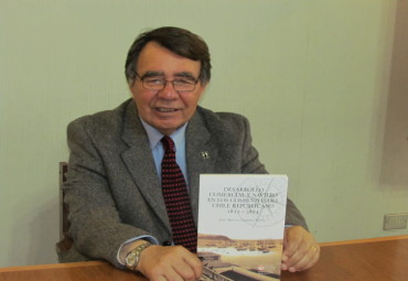 Ex alumno del Instituto de Historia publicó libro sobre el desarrollo comercial y naviero en el Chile Republicano
