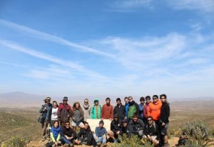 Estudiantes del Instituto de Geografía analizaron especies del desierto florido