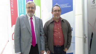Académico español visita la EIC