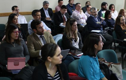 Profesores de Derecho PUCV capacitan a jueces y abogados de Punta Arenas