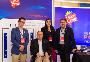 PUCV participó en Feria de Postgrados Learn Chile realizada en Ecuador