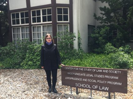 Profesora Laura Mayer realiza estancia de investigación en Universidad de Berkeley