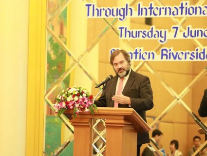 Director Ejecutivo de Centro Vincular participó en “Semana de Derechos Humanos y Empresas en Tailandia”