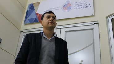 Dr. Giovanny Díaz asume la dirección de la EIC