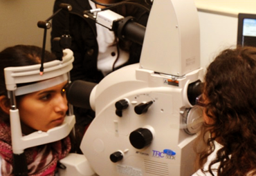 Investigador de la carrera de Tecnología Médica desarrolla técnica que permitiría detectar tempranamente enfermedades oculares