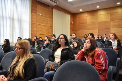 Primer Congreso Estudiantil sobre Derecho Ambiental se realiza en la PUCV