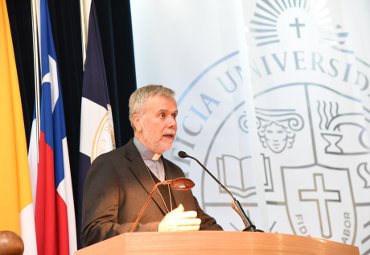 Profesor Claudio Elórtegui juró como rector de la PUCV por los próximos cuatro años