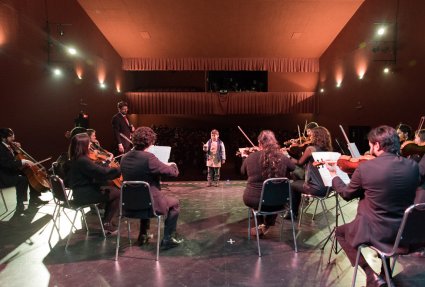 Orquesta de Cámara PUCV se presentó a teatro lleno en Concierto Educacional en Casablanca