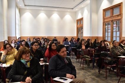 Derecho PUCV alberga charla taller sobre "Multienfoque de la Mediación Escolar"
