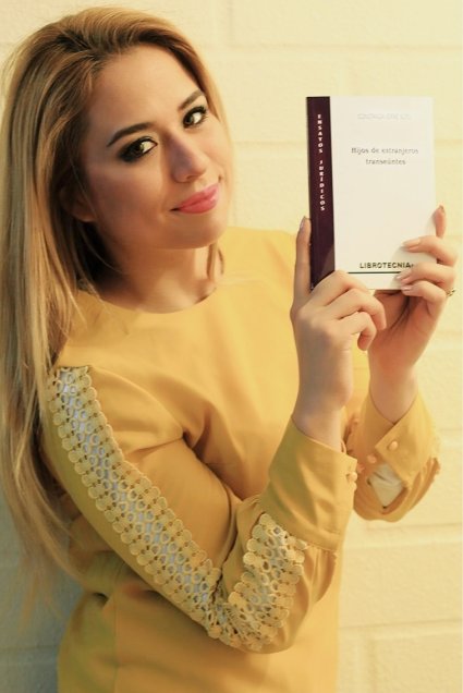 Ex alumna de Derecho PUCV publica libro sobre nacionalidad y migración