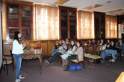 Facultad realiza charla sobre intercambio estudiantil e invita a los alumnos a continuar sus estudios en el extranjero