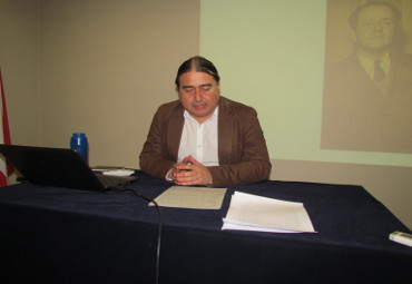 Facultad de Filosofía y Educación realizó II Seminario sobre Poesía Chilena