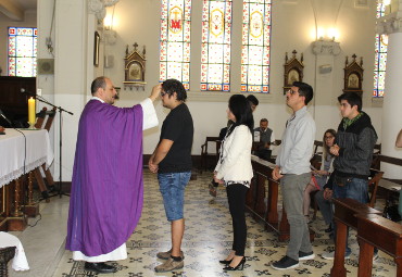 Facultad Eclesiástica de Teología invitó a la comunidad PUCV a la misa de Miércoles de Ceniza