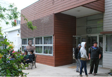 Los profesores Vladimir Chaves dos Santos y Sertório d'Amorim e Silva Neto visitan el Instituto de Filosofía