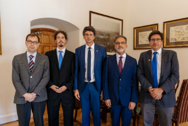 Profesor Daniel Goya participa en reunión con Ministro Andrés Couve