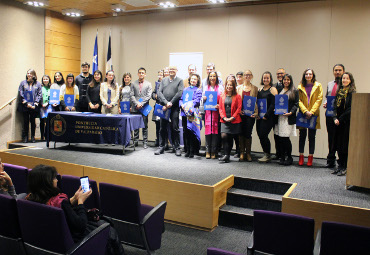 Facultad de Filosofía y Educación realizó ceremonia de entrega de diplomas a los egresados de los Diplomados Santiago 2018