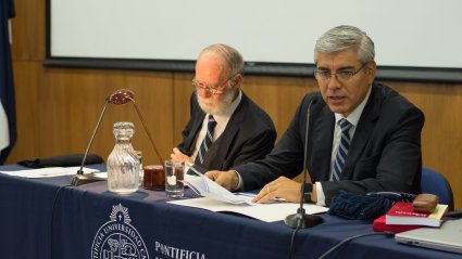 Profesor Eduardo Soto Kloss imparte conferencia en la XIII Versión del Diplomado en Derecho Administrativo
