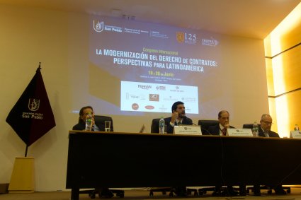 Profesores de Derecho Civil participan en Congreso Internacional en Perú