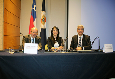 Escuela de Derecho PUCV realizó seminario internacional sobre el control de la discrecionalidad administrativa en CEA PUCV