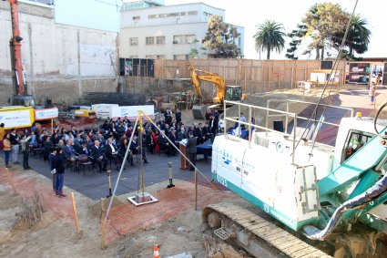 Bendicen y colocan primera piedra del nuevo edificio para Escuelas de Ingeniería Civil e Ingeniería en Construcción