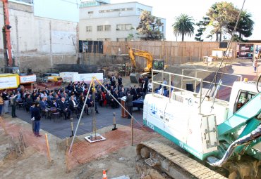 Bendicen y colocan primera piedra del nuevo edificio para Escuelas de Ingeniería Civil e Ingeniería en Construcción