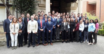 Estudiantes de la segunda versión del Magíster en Banca y Mercados Financieros PUCV realizaron Pasantía Académica Internacional en España