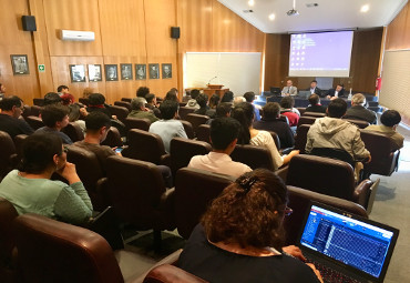 Facultad de Filosofía y Educación realizó encuentro “La PUCV Piensa Chile: Contexto Político y Debate Constitucional”