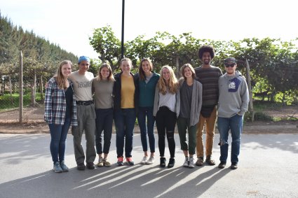 Estudiantes extranjeros visitan la Escuela de Agronomía