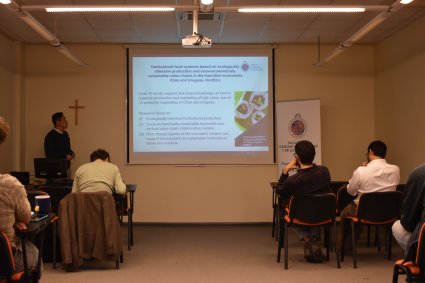 Profesor Carlos Huenchuleo expone en seminario sobre sistemas alimentarios sustentables