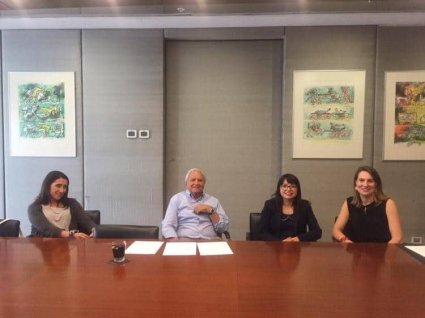 Derecho PUCV y Centro de Arbitraje y Mediación de la Cámara de Comercio de Santiago suscriben convenio de colaboración