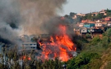 El Investigador Dr. Muñoz se refiere a causas de incendio en Valparaíso en reportaje internacional