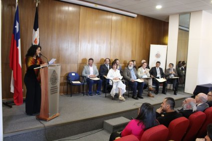 PUCV realiza ceremonia a académicos que accedieron a jerarquía de profesor titular