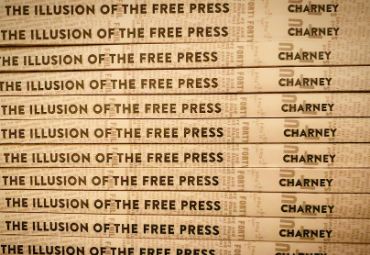 Libro "The Illusion of the Free Press" del profesor John Charney es publicado en paperback