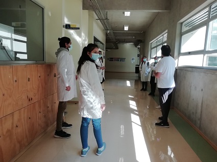 Alumnos del Instituto de Química realizaron actividad práctica presencial en la Facultad de Ciencias