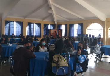 Instituto de Filosofía PUCV y Liceo José Cortés Brown organizaron Café Filosófico