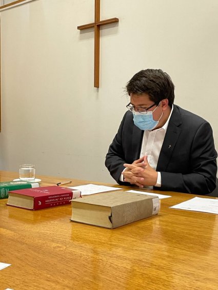 Seminarista del Pontificio Seminario Mayor San Rafael de Lo Vásquez rinde su examen de grado