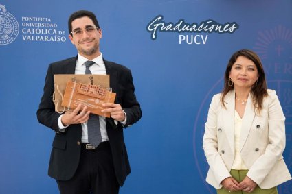 Derecho PUCV lleva a cabo Ceremonia de Licenciatura 2020
