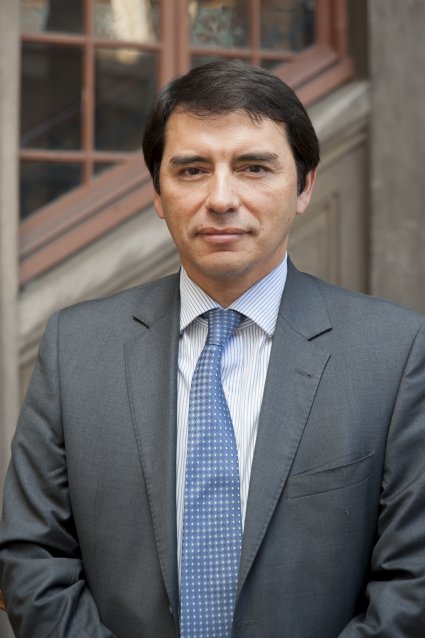 Profesor José Luis Guerrero participa en seminario sobre derecho e inflación en la Facultad de Derecho de la Universidad de Chile