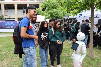 OTL y académicos PUCV exponen en feria tecnológica del SummIT 5G de la Región de Valparaíso