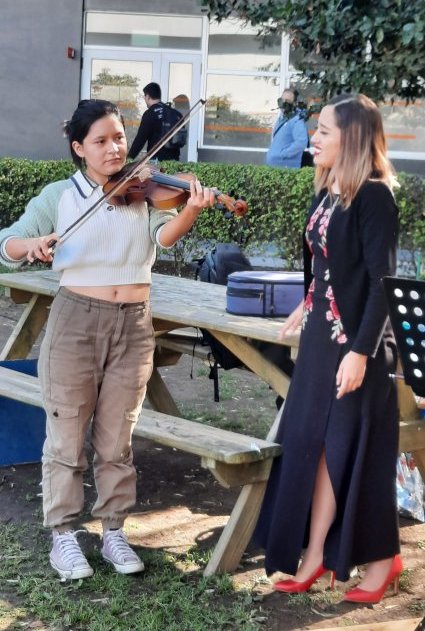 De los clásicos a Dua Lipa: “Más arte, más cultura en tu campus” animó con música la tarde en Sausalito