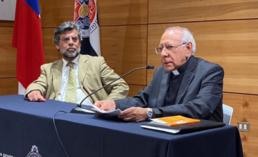 Visita del padre Mario Ángel Flores a la Facultad Eclesiástica de Teología